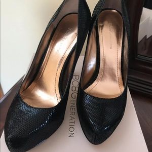 Bcbg pumps shoes size 8.5 black snake EUC